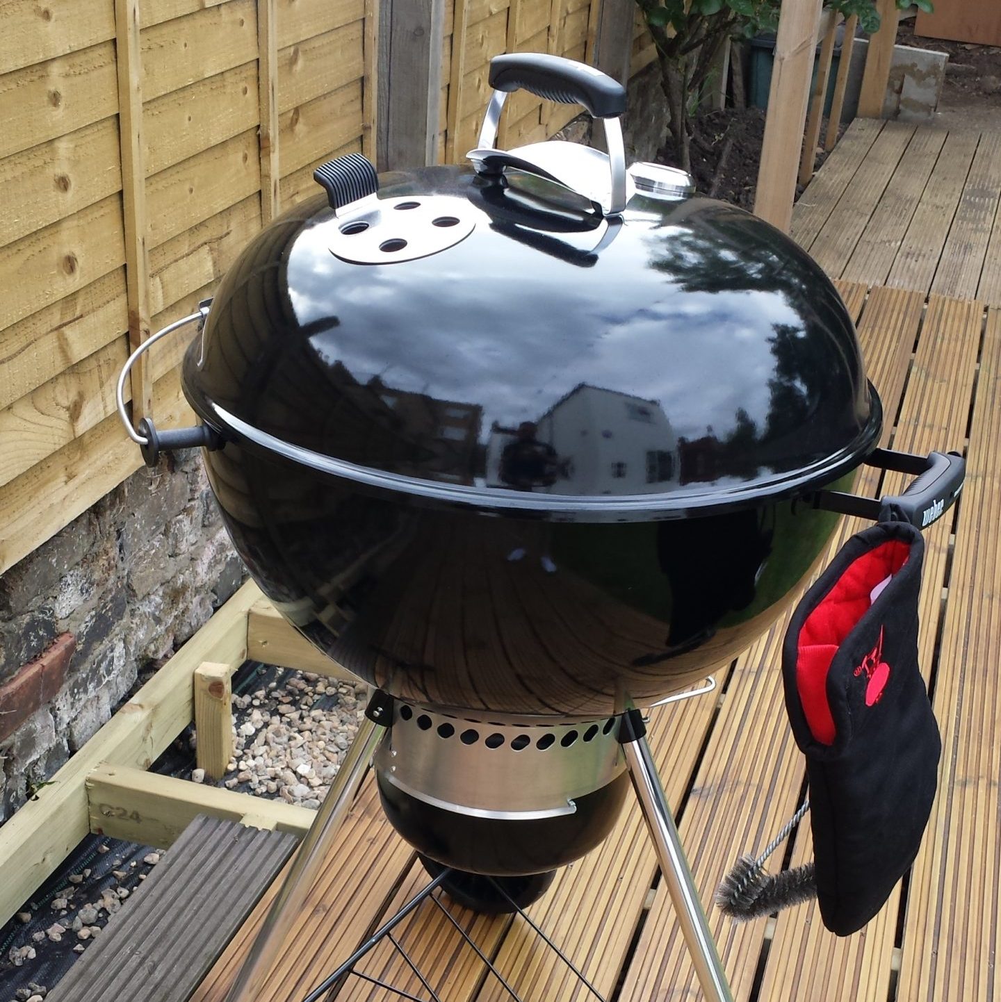 Weber Master‑Touch 57cm: at a glance